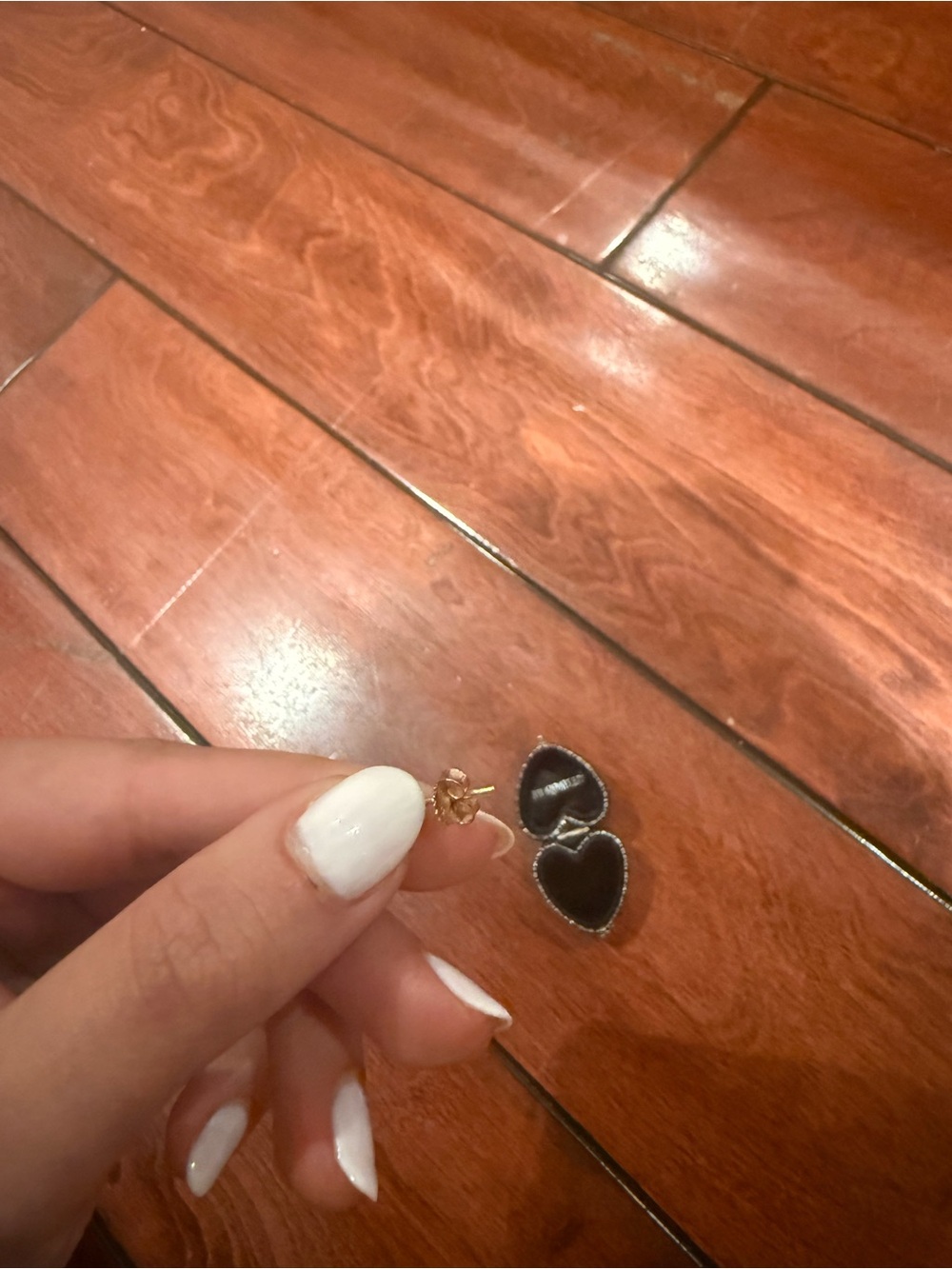 XIV Karats Ltd Rose Gold heart diamond Cluster Stud Earring - Picture 2 of 2